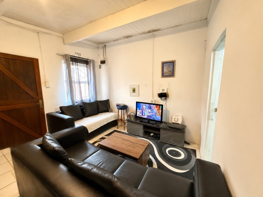 2 Bedroom Property for Sale in Mfuleni Western Cape